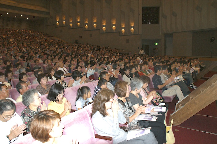 Full seated 087